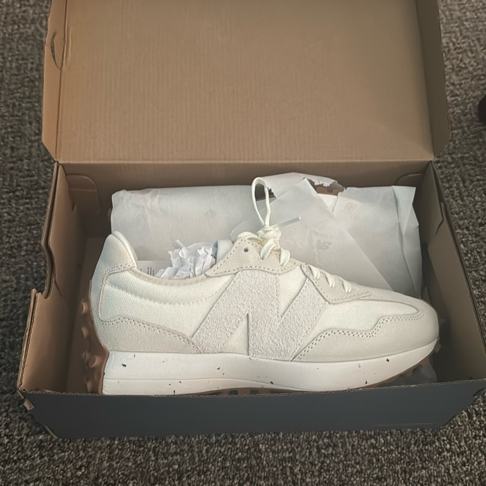 New Balance Women's Cream/White Retro Runner Sneakers